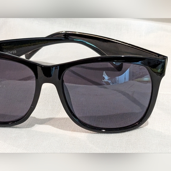 Total Black Out Stylish Sexy Unisex Iconic Sunglasses like Ray Ban - Picture 13 of 16